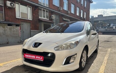 Peugeot 308 II, 2011 год, 725 000 рублей, 2 фотография