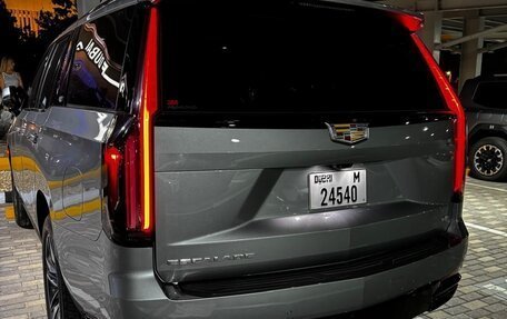 Cadillac Escalade V, 2024 год, 9 760 000 рублей, 4 фотография