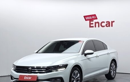 Volkswagen Passat B8 рестайлинг, 2022 год, 2 368 000 рублей, 1 фотография
