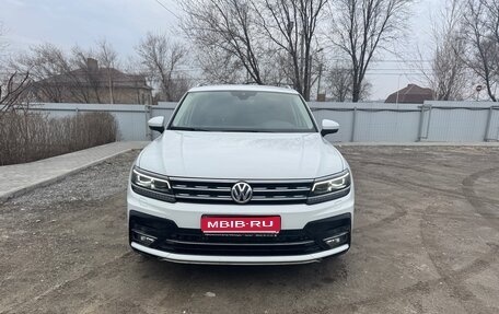 Volkswagen Tiguan II, 2019 год, 3 650 000 рублей, 1 фотография