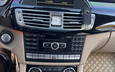 Mercedes-Benz CLS, 2012 год, 2 300 000 рублей, 21 фотография