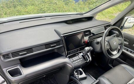 Honda Stepwgn IV, 2021 год, 1 890 000 рублей, 12 фотография