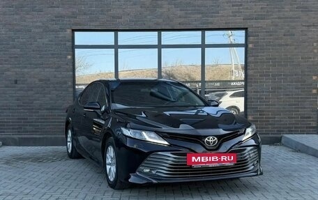 Toyota Camry, 2018 год, 2 240 000 рублей, 6 фотография