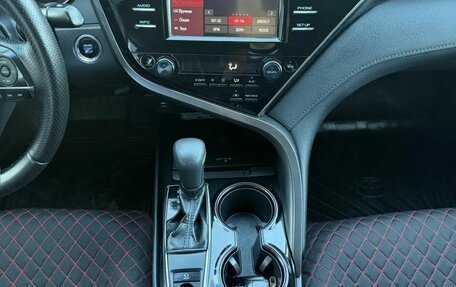 Toyota Camry, 2018 год, 2 240 000 рублей, 9 фотография