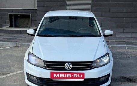 Volkswagen Polo VI (EU Market), 2018 год, 475 000 рублей, 2 фотография