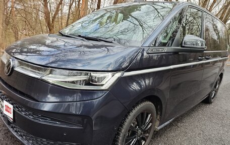 Volkswagen Multivan, 2024 год, 9 450 000 рублей, 3 фотография