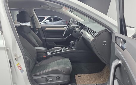 Volkswagen Passat B8 рестайлинг, 2022 год, 2 368 000 рублей, 6 фотография