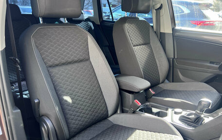 Volkswagen Tiguan II, 2018 год, 2 649 000 рублей, 10 фотография