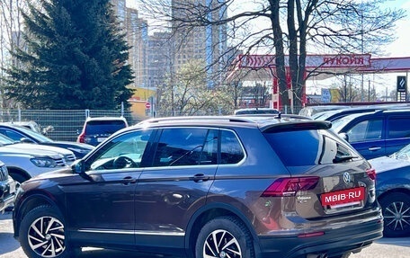 Volkswagen Tiguan II, 2018 год, 2 649 000 рублей, 4 фотография