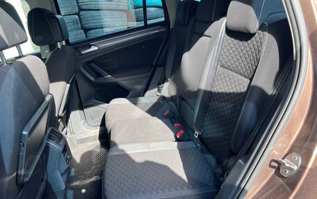 Volkswagen Tiguan II, 2018 год, 2 649 000 рублей, 19 фотография