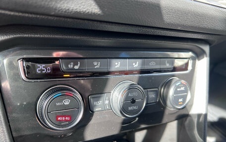 Volkswagen Tiguan II, 2018 год, 2 649 000 рублей, 17 фотография