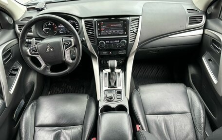 Mitsubishi Pajero Sport III рестайлинг, 2017 год, 2 750 000 рублей, 9 фотография