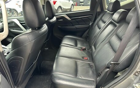 Mitsubishi Pajero Sport III рестайлинг, 2017 год, 2 750 000 рублей, 12 фотография