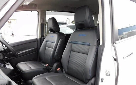 Nissan Serena, 2023 год, 2 390 000 рублей, 10 фотография