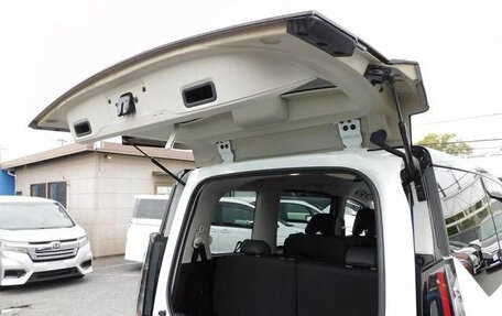 Nissan Serena, 2023 год, 2 390 000 рублей, 22 фотография