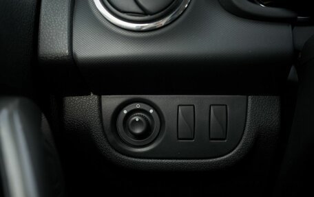 Renault Logan II, 2019 год, 1 012 500 рублей, 13 фотография