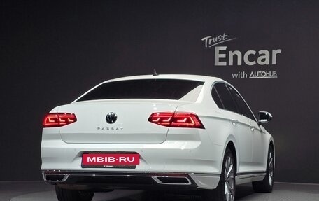 Volkswagen Passat B8 рестайлинг, 2022 год, 2 440 000 рублей, 4 фотография