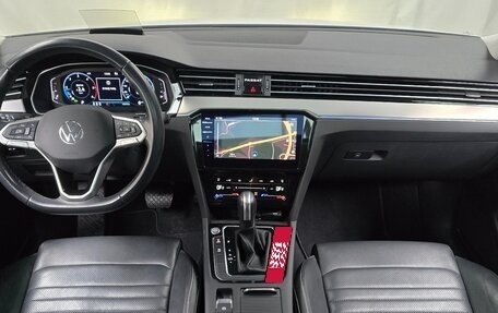 Volkswagen Passat B8 рестайлинг, 2022 год, 2 440 000 рублей, 8 фотография