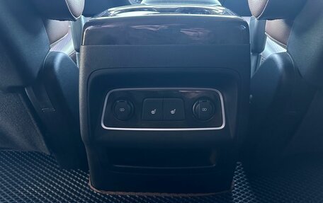 Hyundai Grand Starex Grand Starex I рестайлинг 2, 2018 год, 3 700 000 рублей, 13 фотография