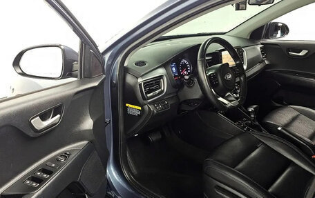 KIA Stonic, 2022 год, 1 621 000 рублей, 8 фотография