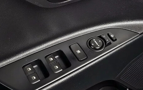 KIA Stonic, 2022 год, 1 621 000 рублей, 13 фотография