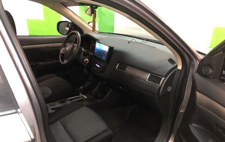 Mitsubishi Outlander III рестайлинг 3, 2012 год, 970 000 рублей, 2 фотография