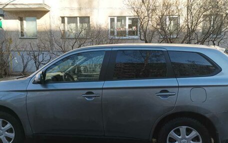 Mitsubishi Outlander III рестайлинг 3, 2012 год, 970 000 рублей, 12 фотография