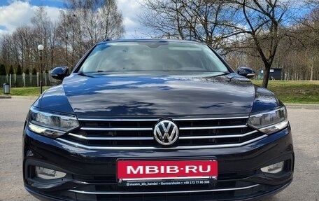 Volkswagen Passat B8 рестайлинг, 2019 год, 2 290 000 рублей, 3 фотография