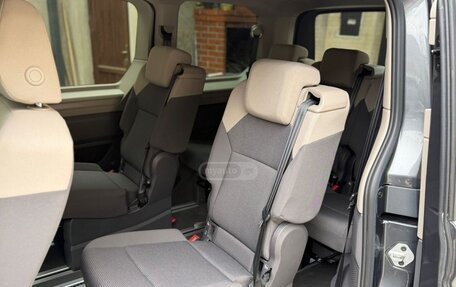 Volkswagen Multivan, 2022 год, 5 350 000 рублей, 6 фотография