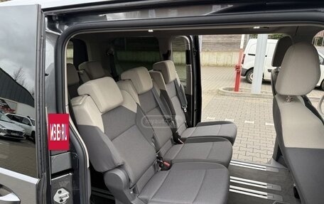 Volkswagen Multivan, 2022 год, 5 350 000 рублей, 8 фотография