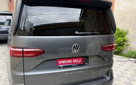 Volkswagen Multivan, 2022 год, 5 350 000 рублей, 2 фотография