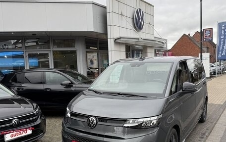 Volkswagen Multivan, 2022 год, 5 350 000 рублей, 4 фотография