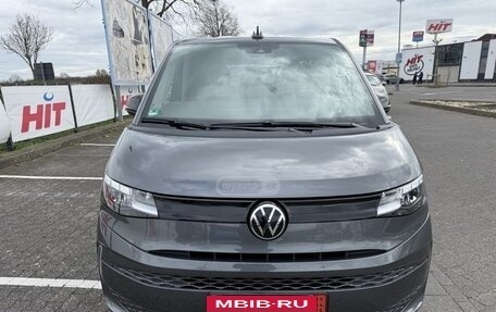 Volkswagen Multivan, 2022 год, 5 350 000 рублей, 9 фотография