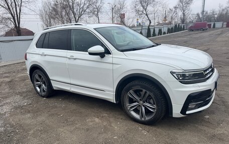 Volkswagen Tiguan II, 2019 год, 3 650 000 рублей, 2 фотография