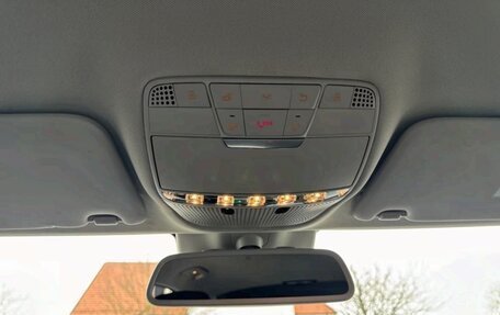 Mercedes-Benz C-Класс, 2018 год, 2 000 000 рублей, 25 фотография