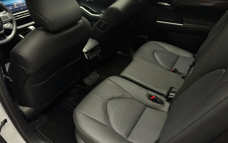 Toyota Highlander, 2025 год, 5 550 000 рублей, 21 фотография