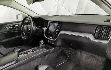 Volvo V60 II, 2019 год, 2 245 000 рублей, 13 фотография