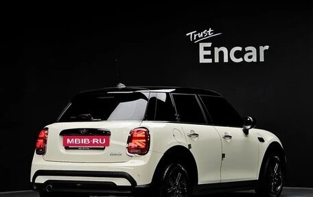 MINI Hatch, 2021 год, 1 800 000 рублей, 2 фотография