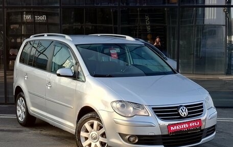 Volkswagen Touran III, 2007 год, 602 672 рублей, 2 фотография