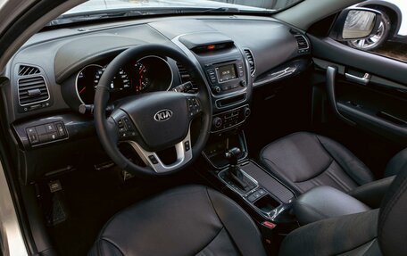 KIA Sorento II рестайлинг, 2014 год, 1 655 000 рублей, 13 фотография