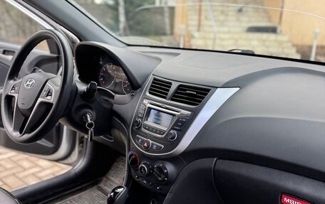 Hyundai Solaris II рестайлинг, 2016 год, 1 150 000 рублей, 10 фотография