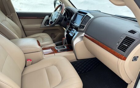 Toyota Land Cruiser 200, 2015 год, 5 300 000 рублей, 23 фотография