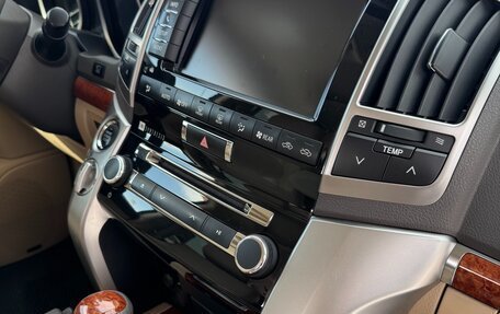 Toyota Land Cruiser 200, 2015 год, 5 300 000 рублей, 31 фотография