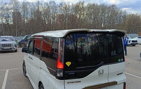 Honda Stepwgn IV, 2016 год, 1 850 000 рублей, 2 фотография