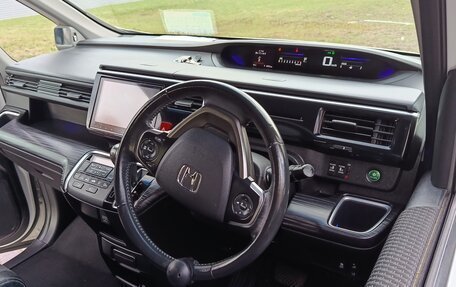 Honda Stepwgn IV, 2016 год, 1 850 000 рублей, 9 фотография