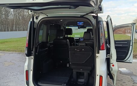 Honda Stepwgn IV, 2016 год, 1 850 000 рублей, 14 фотография