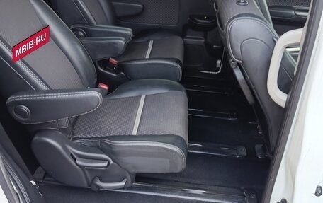 Honda Stepwgn IV, 2016 год, 1 850 000 рублей, 11 фотография