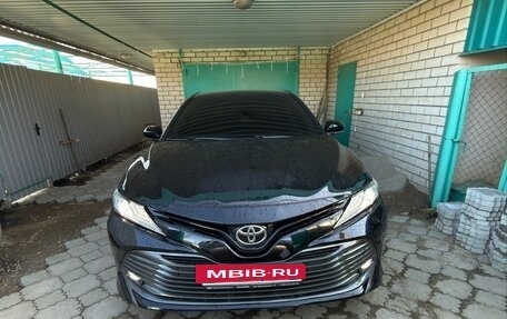 Toyota Camry, 2021 год, 1 880 000 рублей, 3 фотография