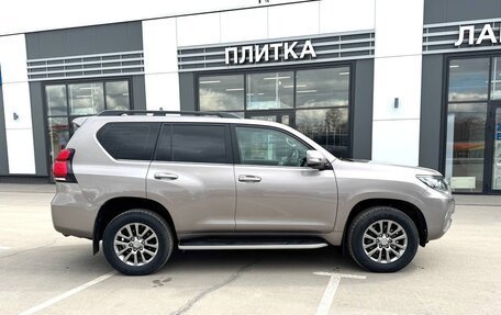 Toyota Land Cruiser Prado 150 рестайлинг 2, 2018 год, 5 250 000 рублей, 4 фотография