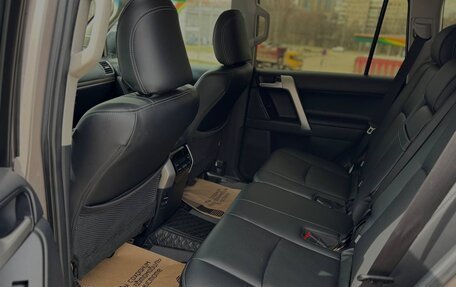 Toyota Land Cruiser Prado 150 рестайлинг 2, 2018 год, 5 250 000 рублей, 16 фотография